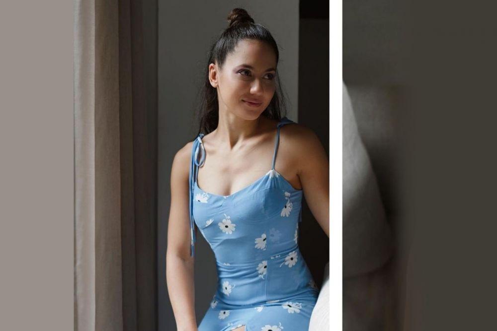 10 Potret Pevita Pearce Pamer Otot Perut, Bikin Pengen Workout!