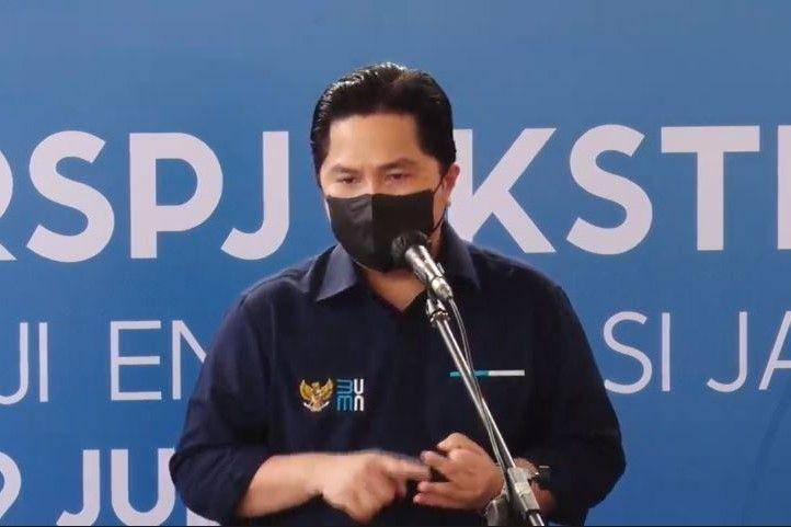 Menteri BUMN Erick Thohir dalam Konferensi Pers Peresmian RSPJ Extensi Arafah Asrama Haji Embarkasi Jakarta, Senin (19/7/2021). (youtube.com/Pertamedika Training)