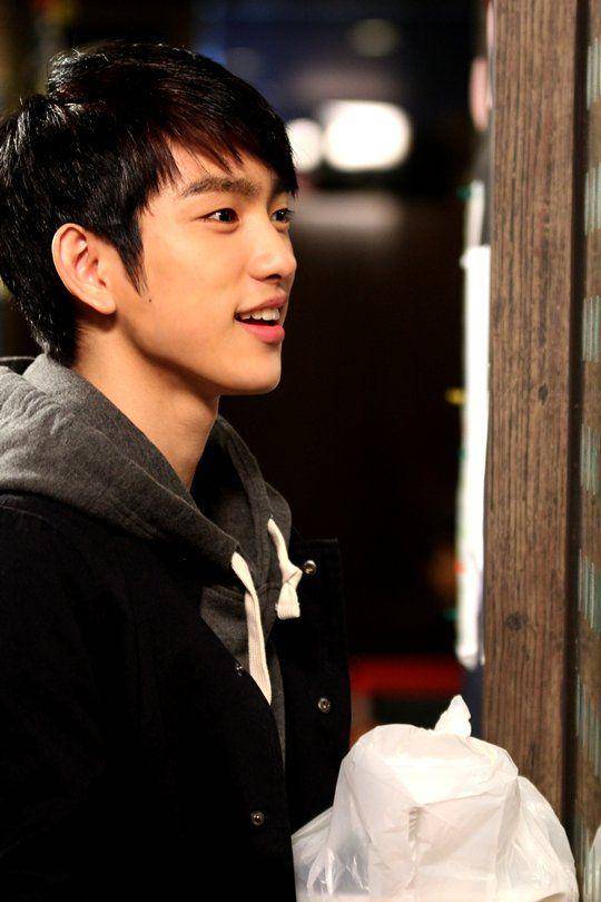 Jinyoung GOT7 di drama When A Man Loves (twitter.com/jypsoul)