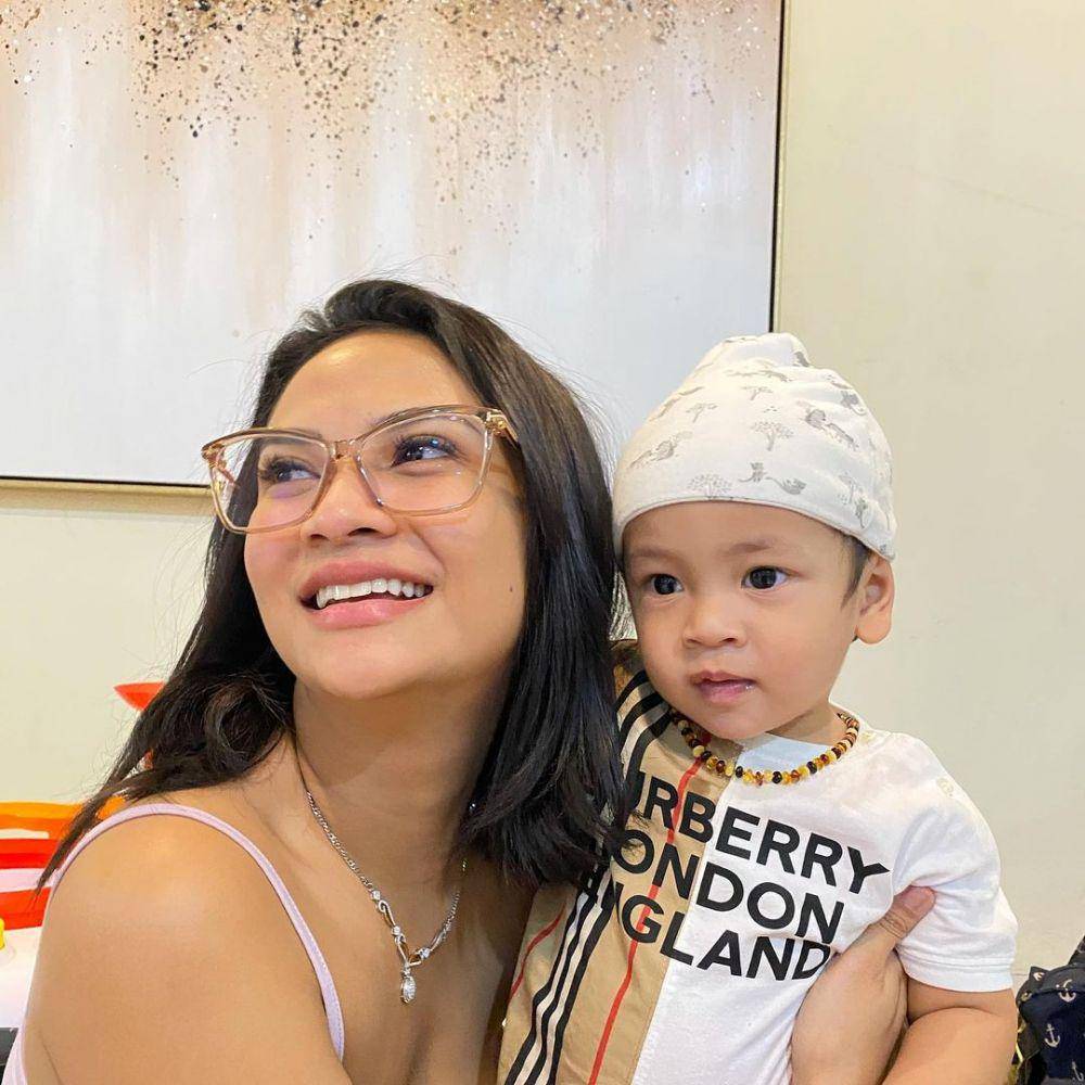 foto Vanessa Angel dan anaknya (instagram.com/vanessaangelofficial)