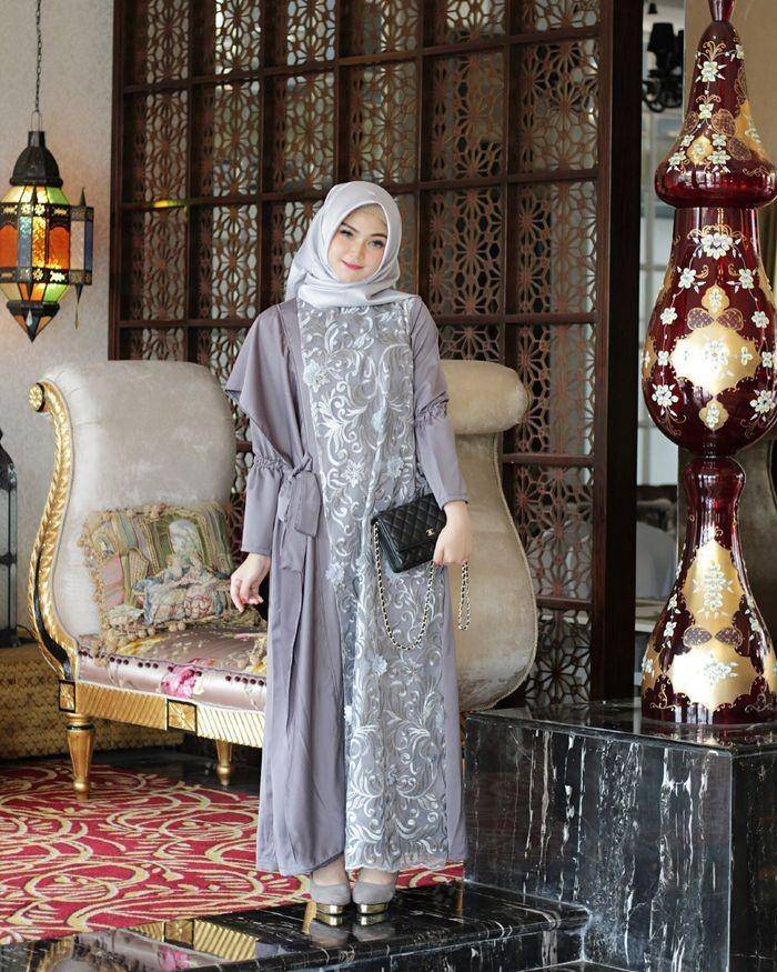 baju kondangan brokat abu-abu (instagram.com/devisilla)