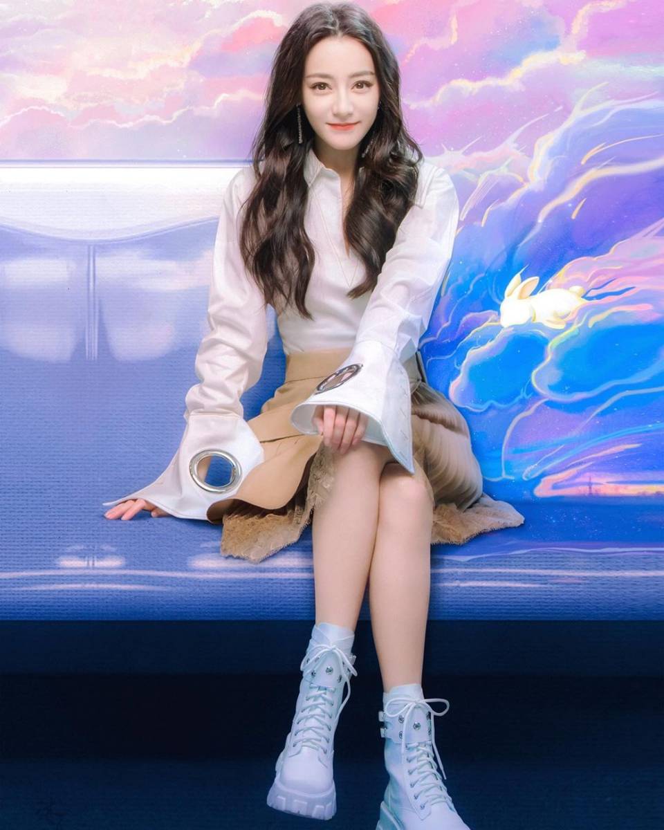 Dilraba Dilmurat (instagram.com/dilrabadilmurat.fan_site)