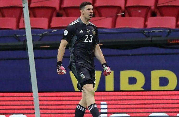 Emiliano Martinez bersama Timnas Argentina. (mundoalbiceleste.com)