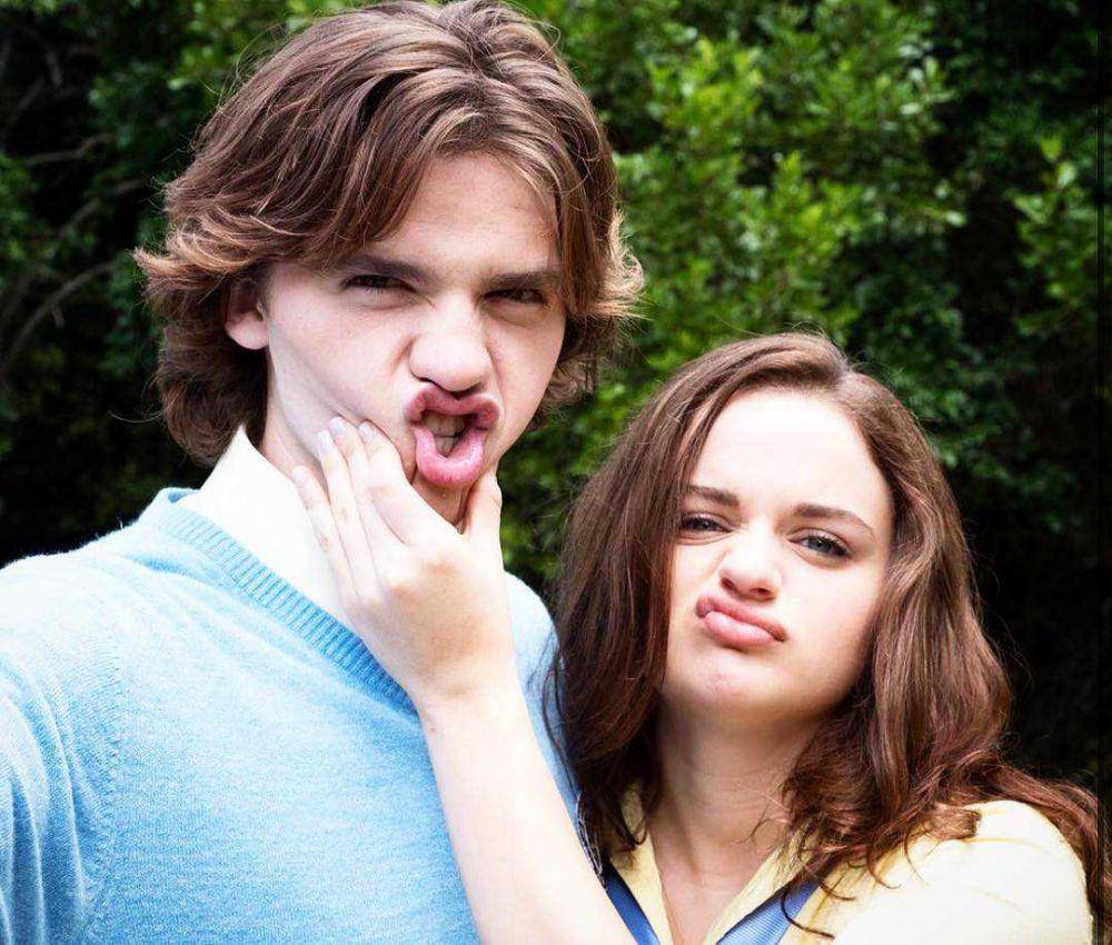 Joel Courtney & Joey King (instagram.com/joel_courtney)
