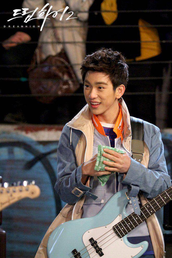 Jinyoung GOT7 di drama Dream High 2 (dok. KBS2/Dream High 2 via hancinema.net)