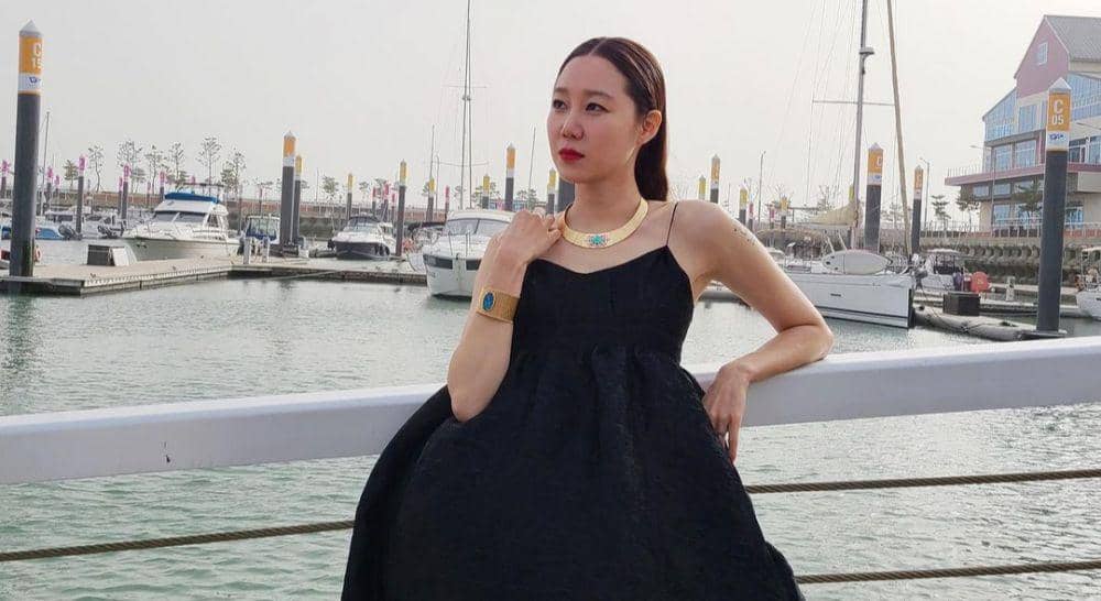 10 Potret Gong Hyo Jin yang Bikin Jatuh Hati, Usia 41 Bak Masih ABG!