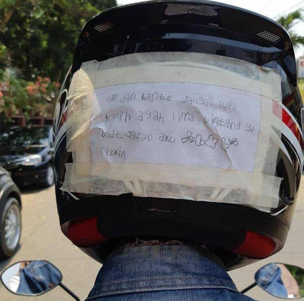 tulisan kocak di helm dan jaket ojol (instagram.com/sukijan)