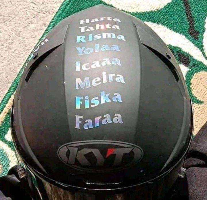 tulisan kocak di helm dan jaket ojol (instagram.com/awreceh)