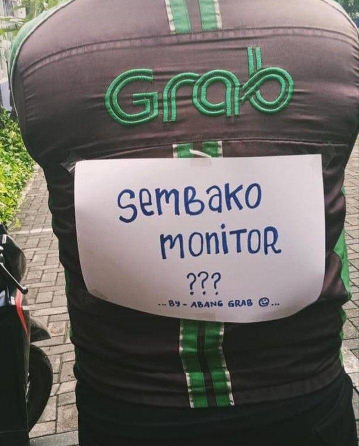 tulisan kocak di helm dan jaket ojol (instagram.com/sukijan)