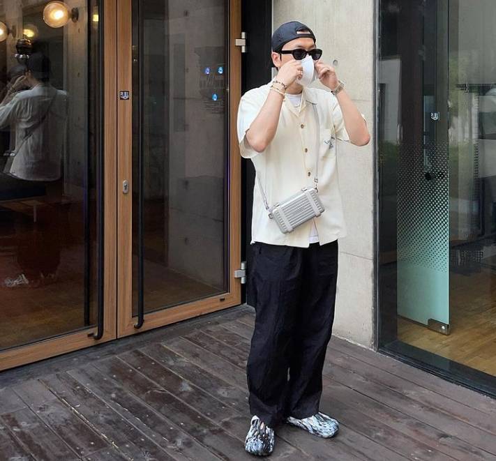 Lee Dong Hwi (instagram.com/dlehdgnl)