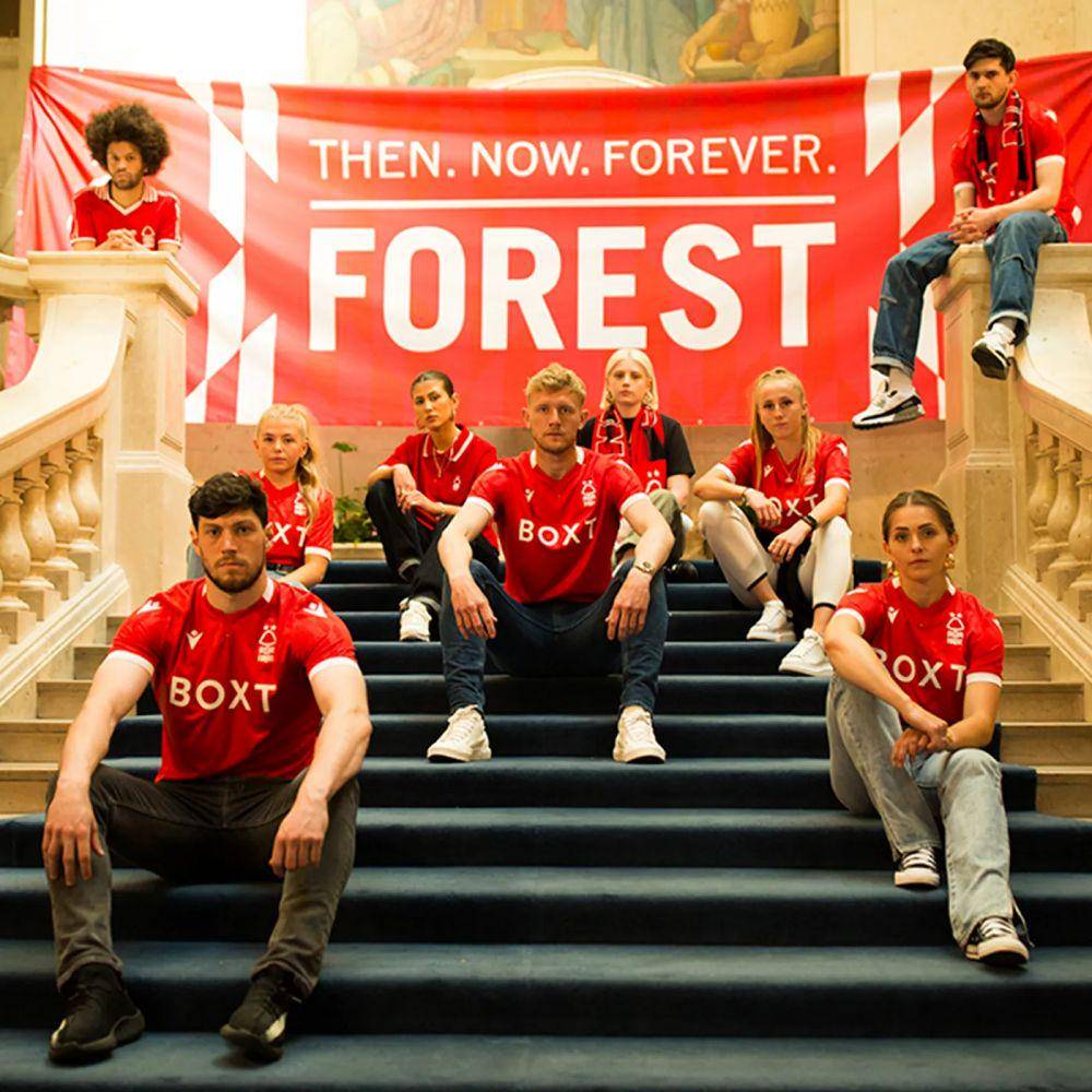 Peluncuran jersey Nottingham Forest dalam menyambut musim 2021/2022. (nottinghamforest.co.uk)