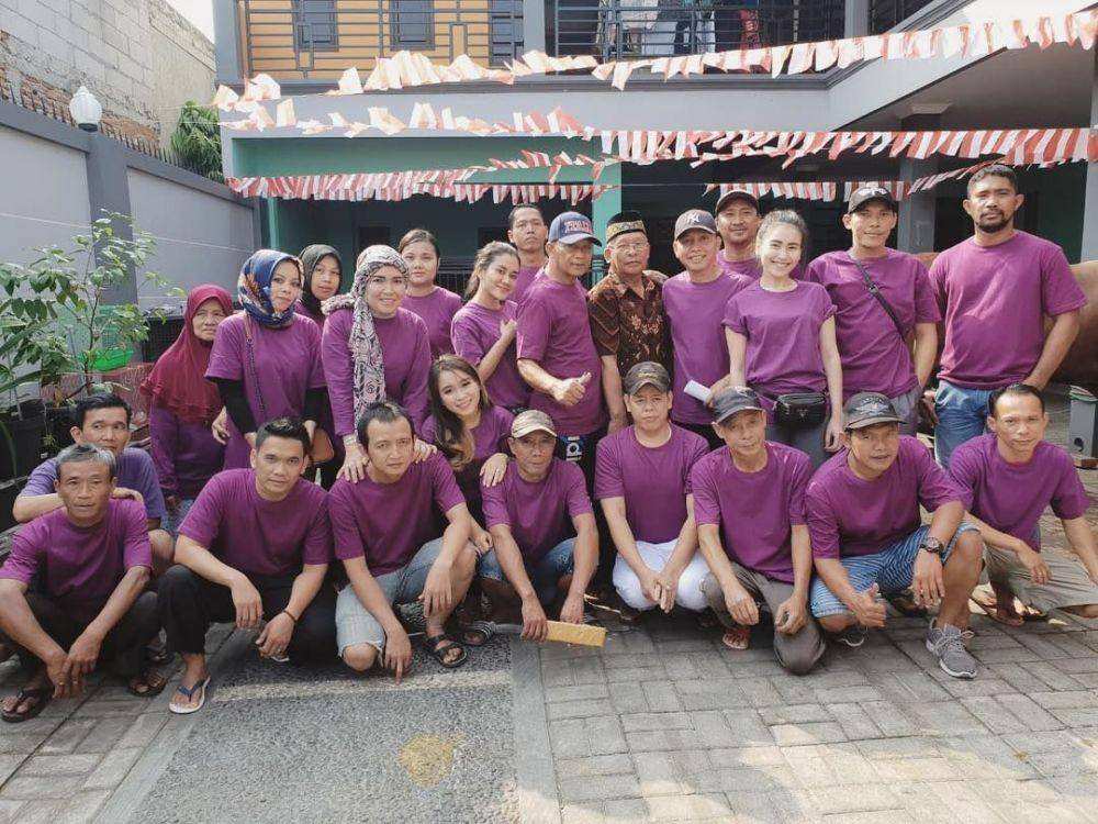 Momen Ayu Ting Ting jadi panitia kurban (instagram.com/ayutingting92)