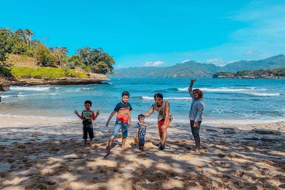 Pantai Coro (instagram.com/ririn_wida)