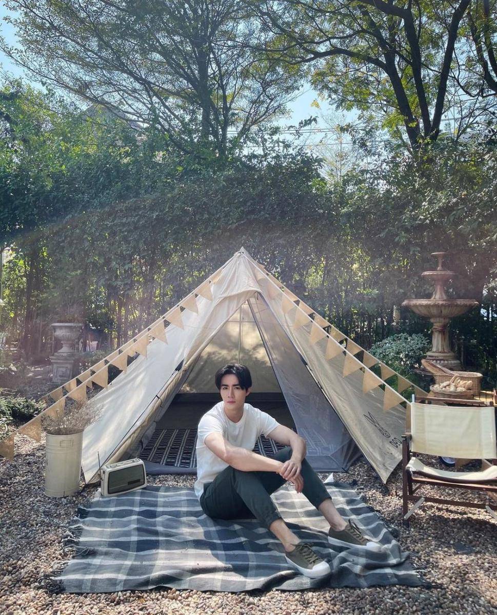 Zee Pruk (instagram.com/zeepruk)