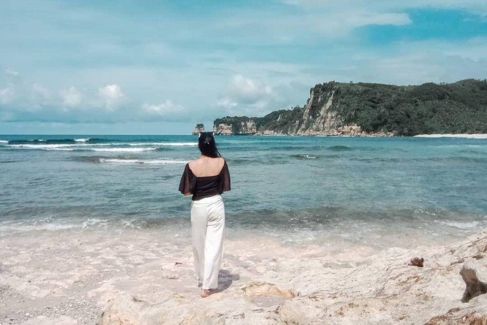 Pantai Sanggar (instagram.com/lifinajose)