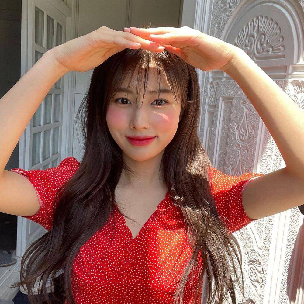 Hyewon eks IZ*ONE (instagram.com/hyemhyemu)