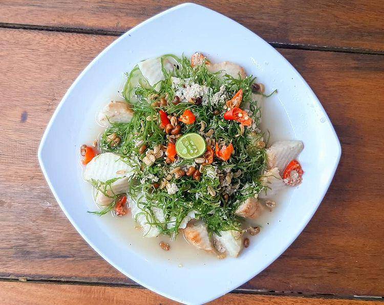 Rujak bulung khas Bali (instagram.com/waroeng_kelan_indah)