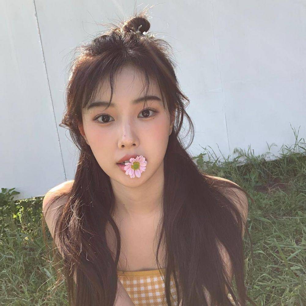 Hyewon eks IZ*ONE (instagram.com/hyemhyemu)