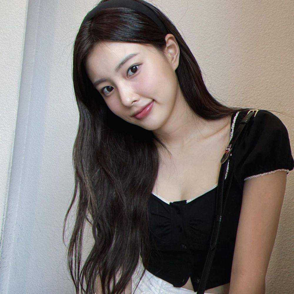 Hyewon eks IZ*ONE (instagram.com/hyemhyemu)