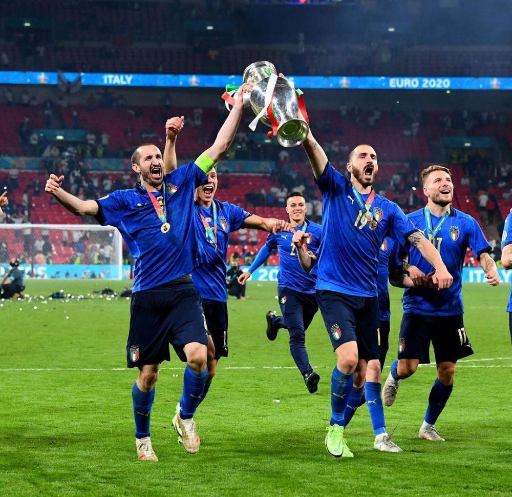 Kokoh, 5 Duo Center Back Ini Sukses Bawa Negaranya Juara