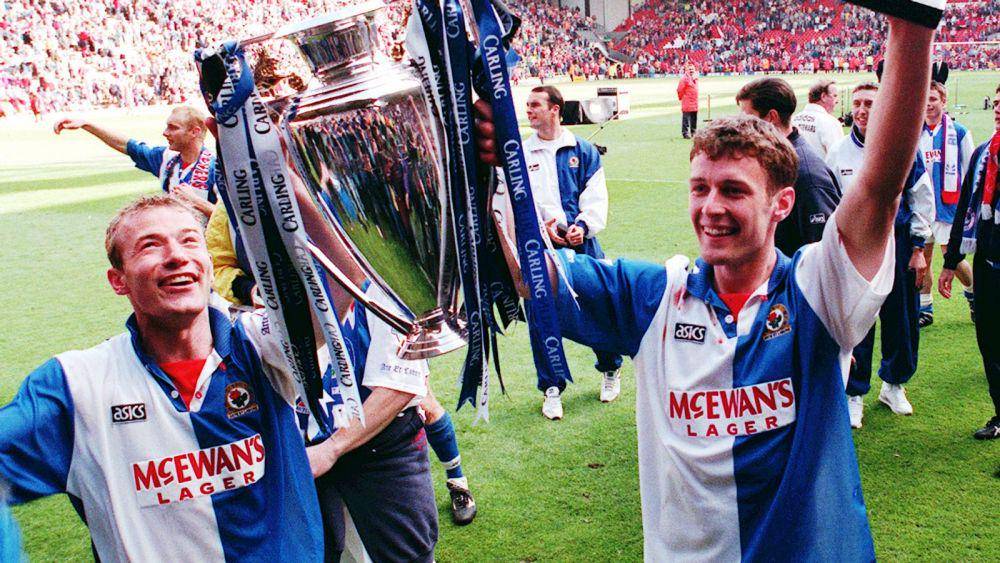 Potret Shearer dan Sutton bersama trofi Liga Primer Inggris musim 1994/1995. (skysports.com)
