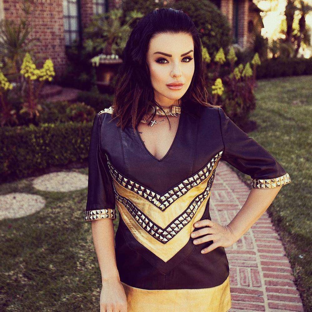 Julia Volkova (instagram.com/official_juliavolkova)