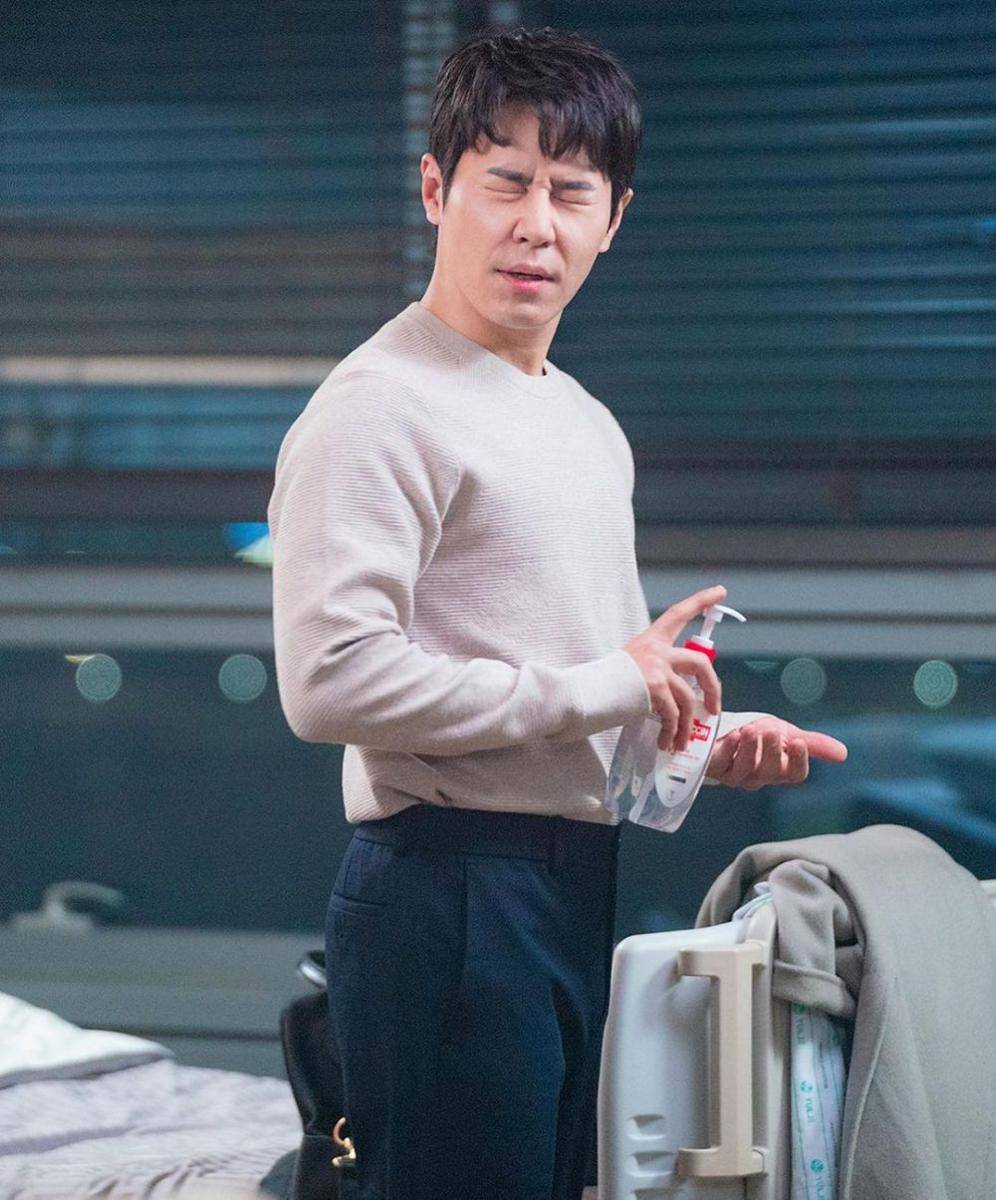 Lee Kyu Hyung (instagram.com/290_83)