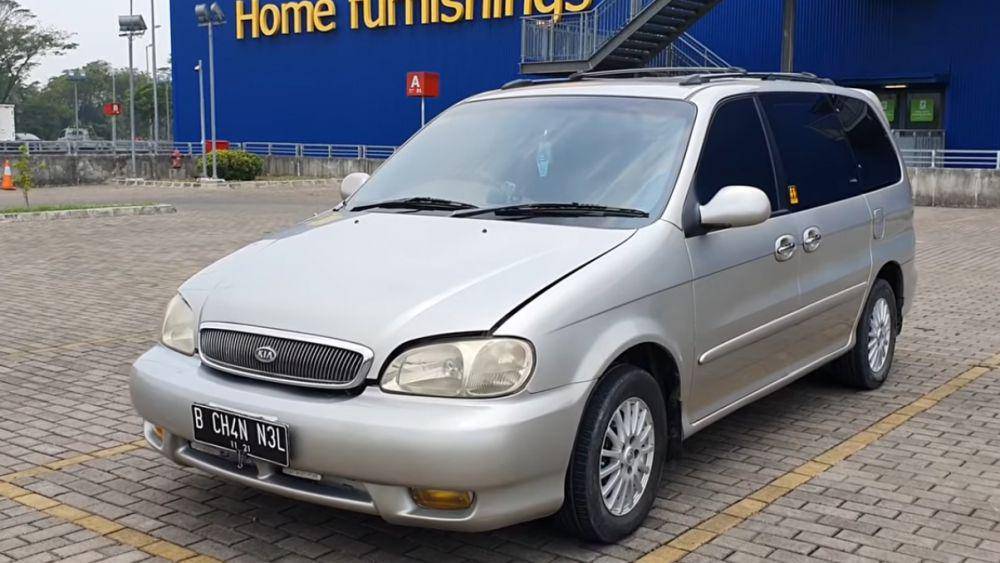 Kia Carnival (youtube.comi/B Channel)