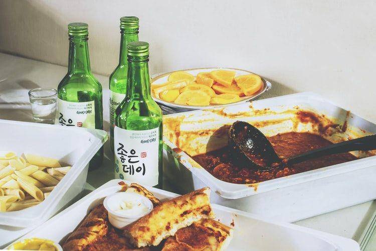 Soju (unsplash.com/Eiliv-Sonas Aceron)