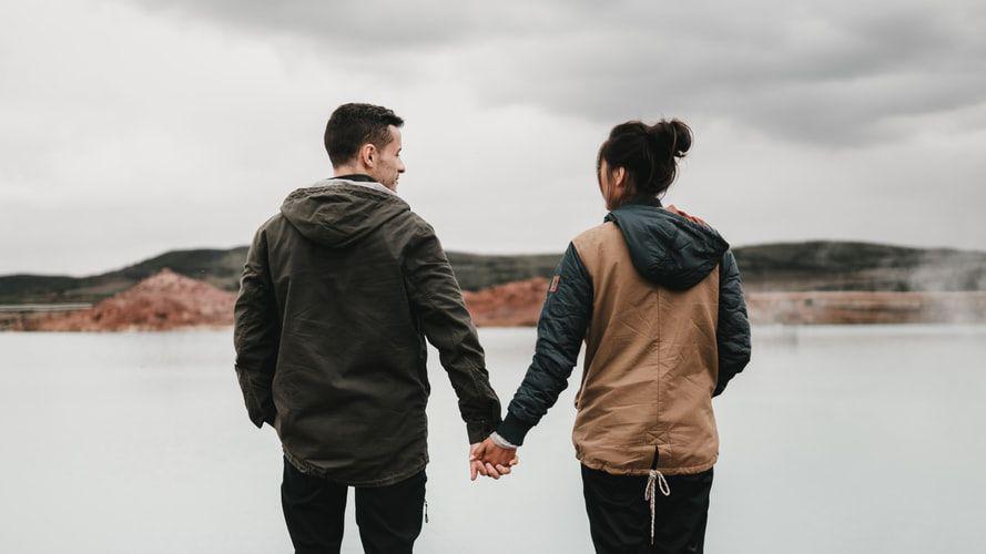 5 Tanda Level Cinta Pasangan sedang Turun sama Kamu, Sabar Dulu!