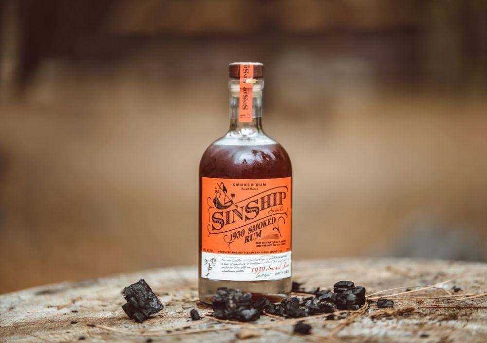 Rum (unsplash.com/Bradley Dunn)