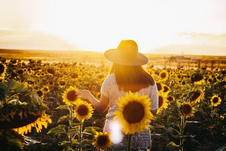 Ilustrasi sedih sendiri (unsplash.com/noellerebekah)