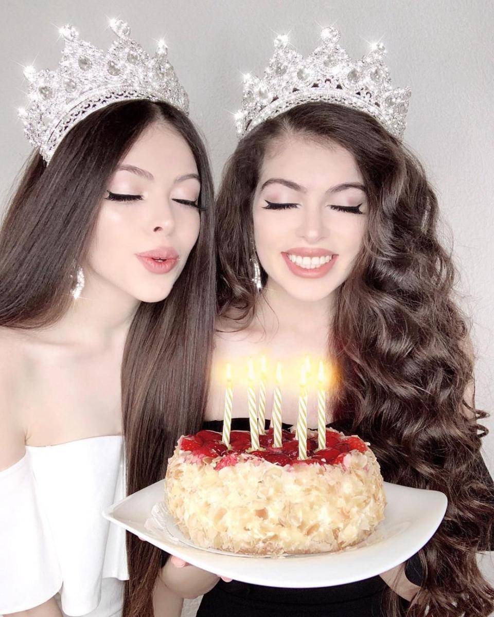 Gulcan Sahinur Twins (instagram.com/thegstwins)