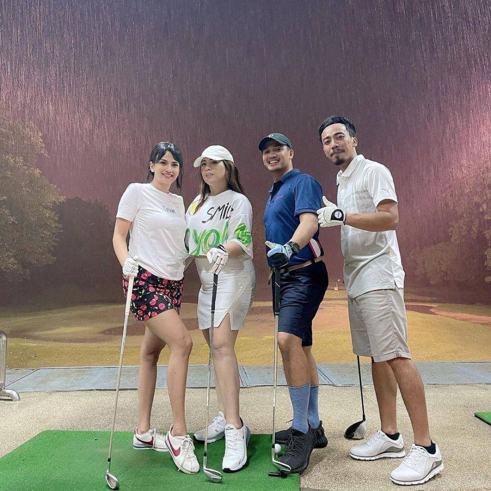 potret Vanessa Angel dan suami main golf (instagram.com/vanessaangelofficial)