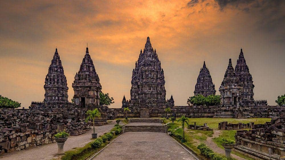 Candi Prambanan (1zoom.me)
