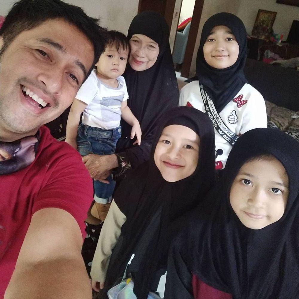 Irfan Hakim dan anak kembar (instagram.com/irfanhakim75)