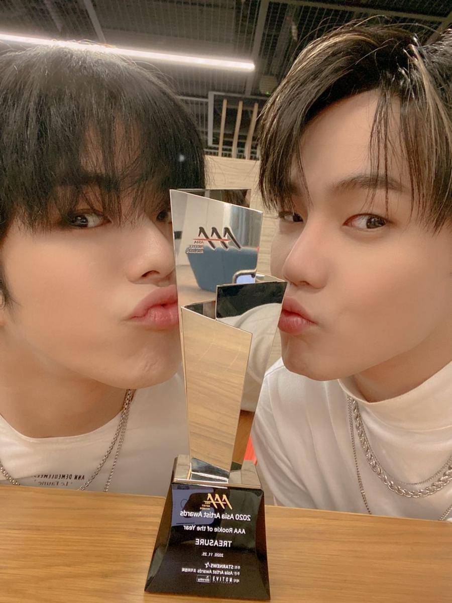 Jaehyuk dan Hyunsuk TREASURE menang penghargaan AAA (twitter.com/treasuremembers)