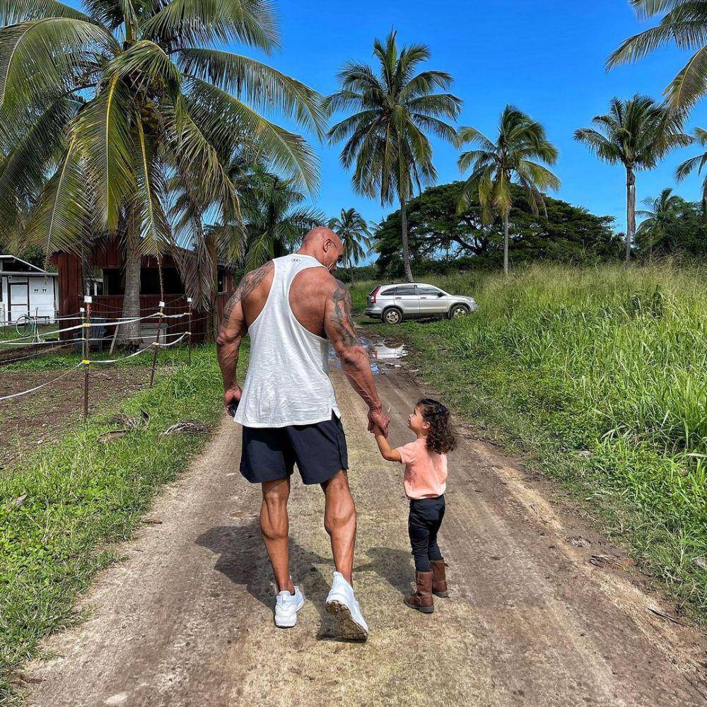 Dwayne Johnson dan buah hati (instagram.com/therock)