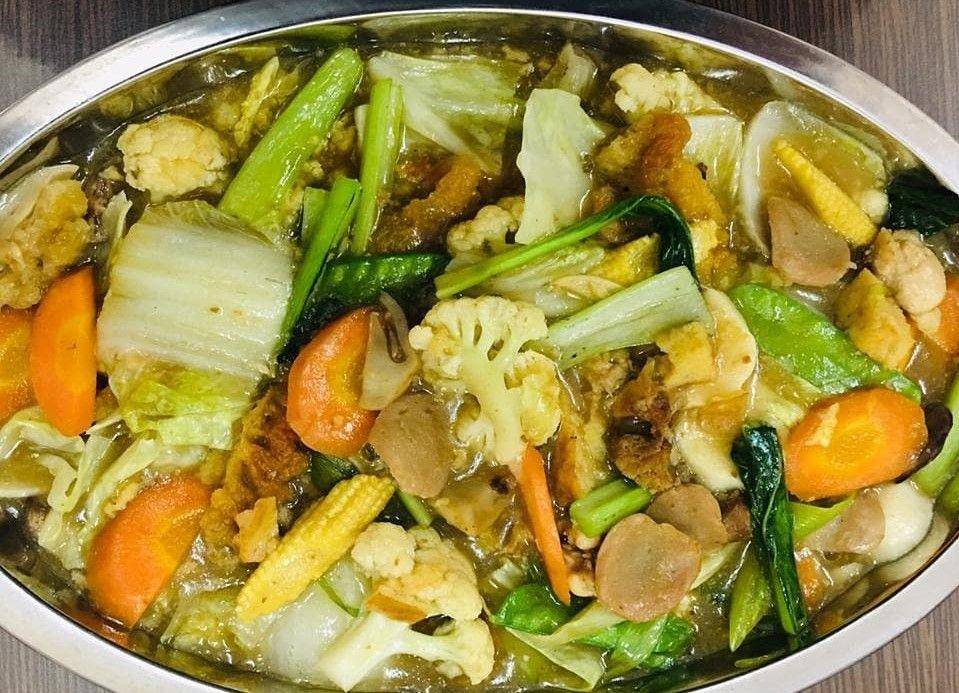 Capcay kuah kental (instagram.com/kantinaroma)