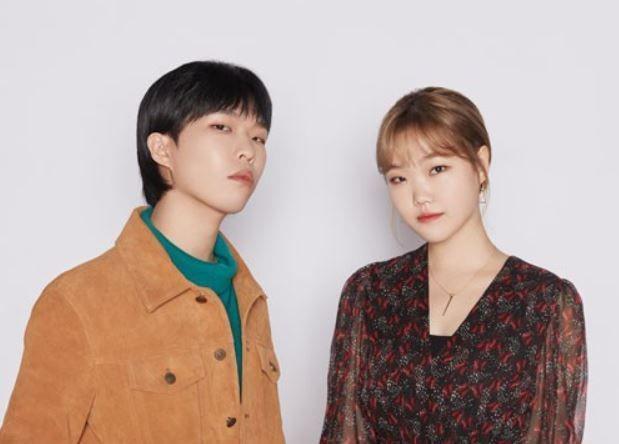 Segera Melakukan Comeback, Intip 10 Potret Keakraban Akdong Musician