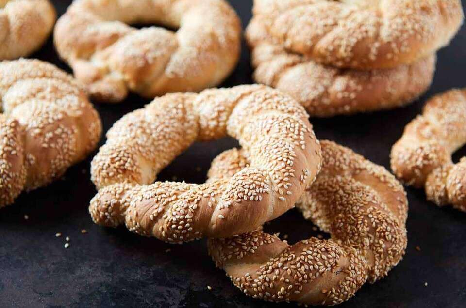 ilustrasi turkish simit (kingarthurbaking.com)