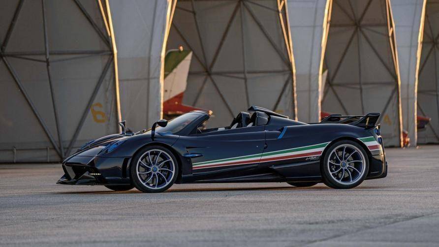 Pagani Huayra Tricolore (topgear.com)