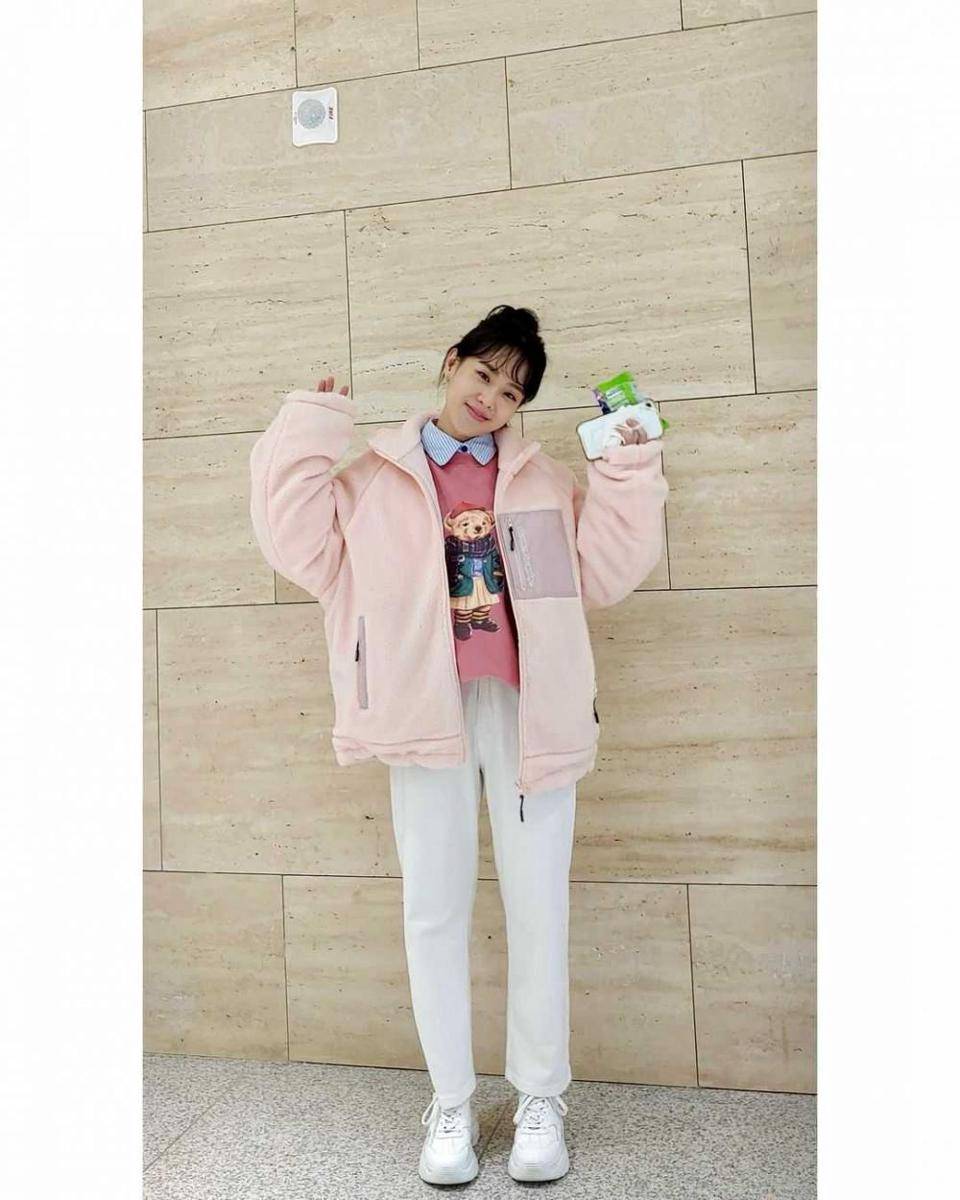 Lee Hwi Seo (instagram.com/leehwiseo)