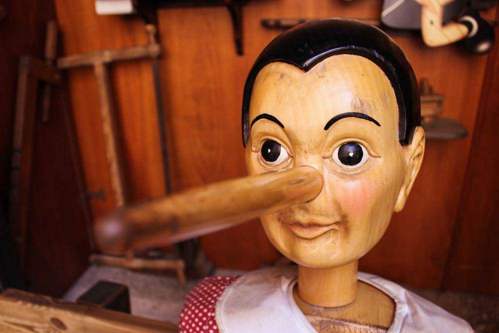 ilustrasi boneka Pinocchio (unsplash.com/Jametlene Reskp)