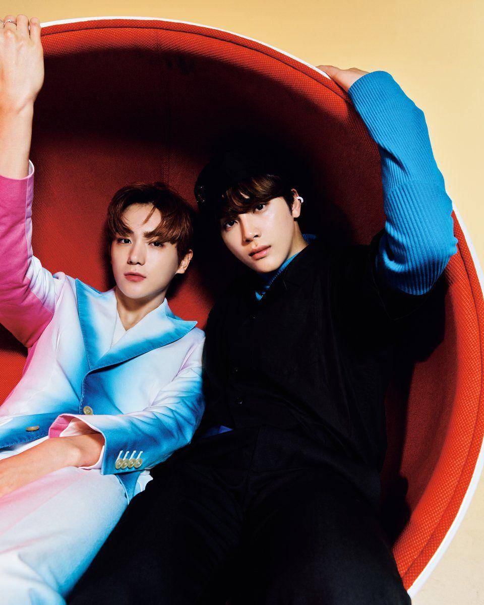 Hyunjae dan Juhaknyeon THE BOYZ di pemotretan majalah SPUR Jepang (spur.hpplus.jp)
