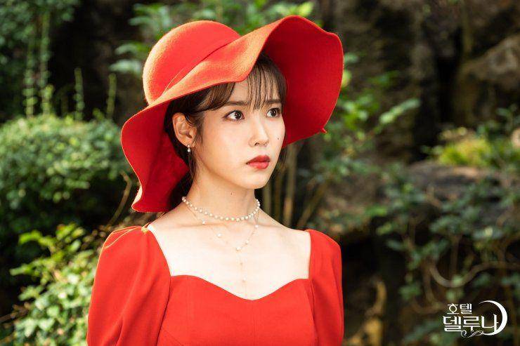 IU di Hotel Del Luna (dok. tvN/Hotel Del Luna via hancinema.com)