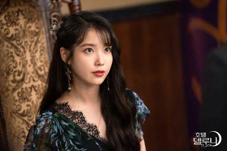 IU di Hotel Del Luna (dok. tvN/Hotel Del Luna via hancinema.com)