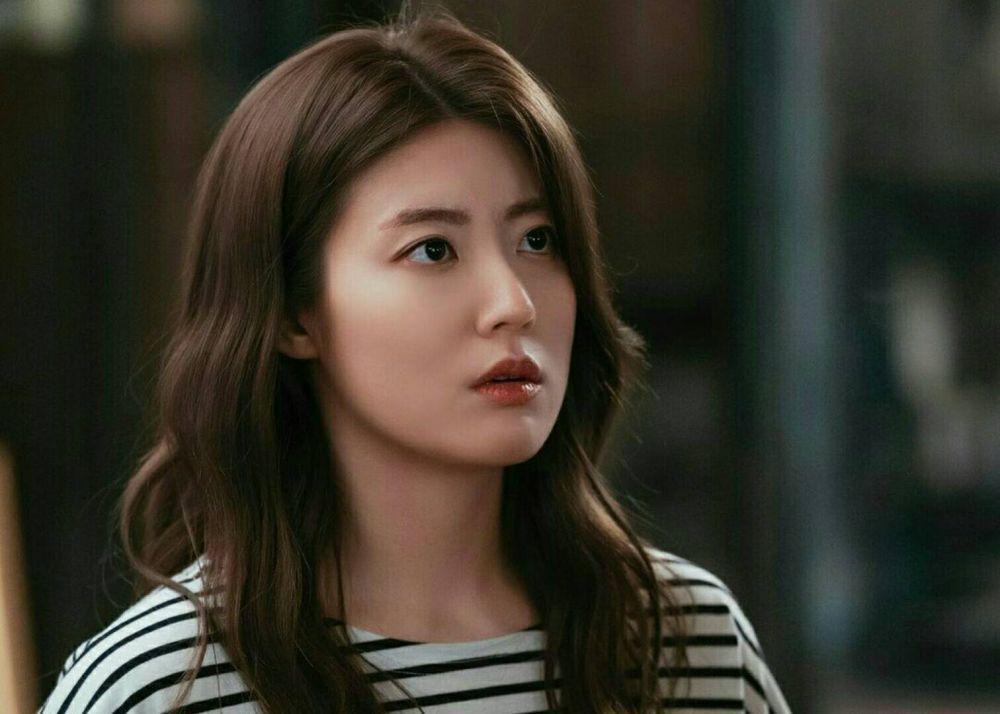Simpel nan Stylish, 10 Harga Outfit Nam Ji Hyun di The Witch's Diner
