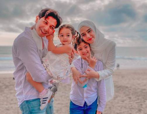 Momen Fairuz A. Rafiq dan keluarga (instagram.com/fairuzarafiq)