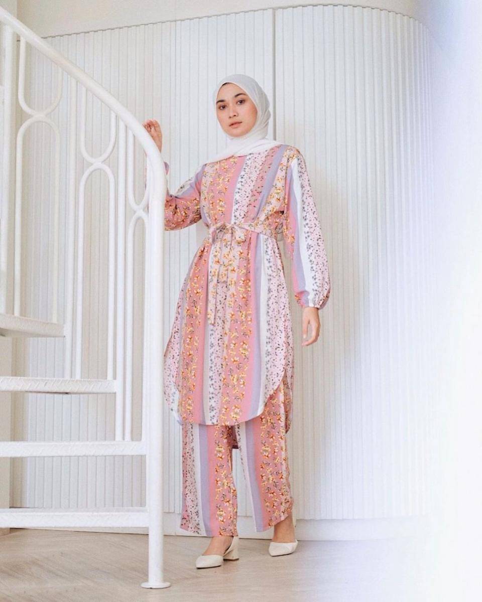 Outfit one set ala Alifia Diannisa (instagram.com/alfdns)